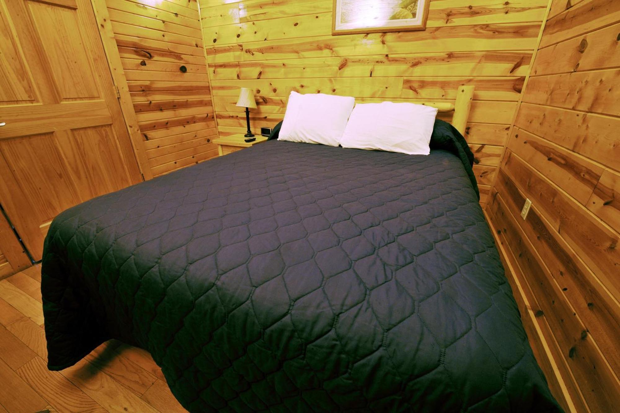 The Cabins At Pine Haven - Beckley 비버 외부 사진